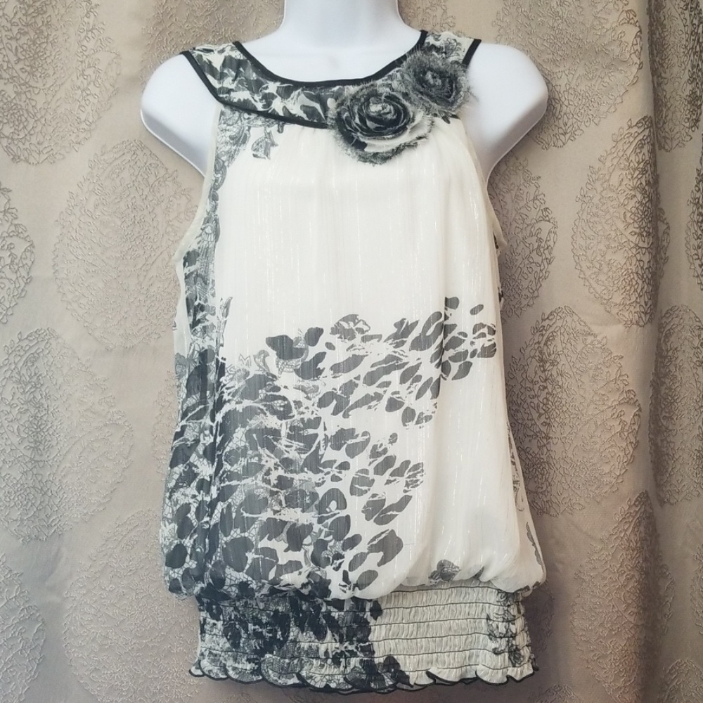Maurices top